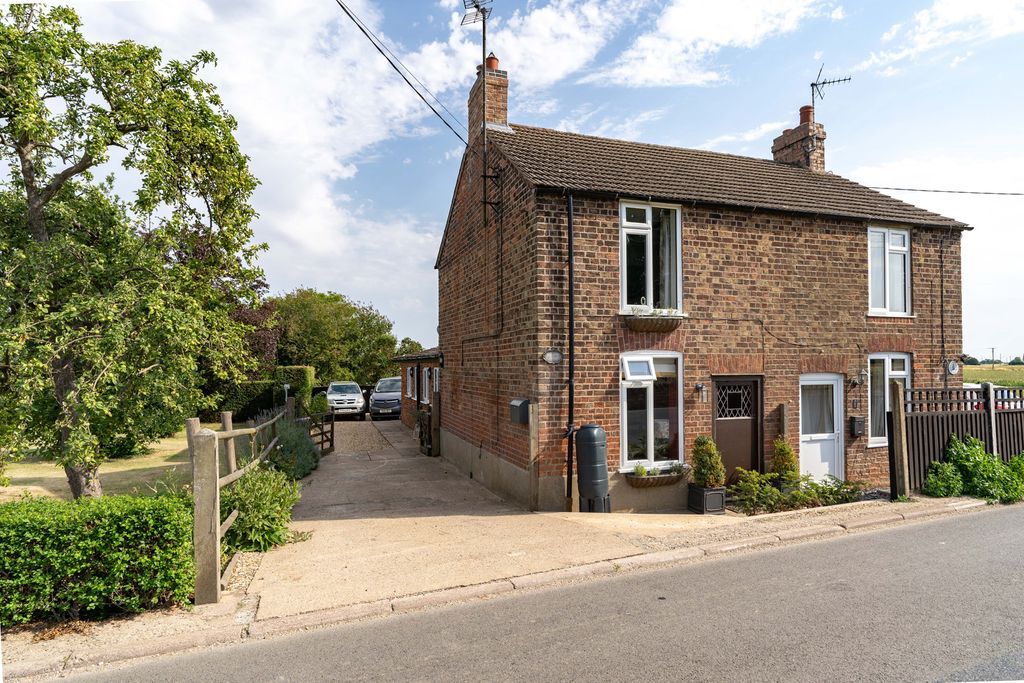 2 bed semidetached house for sale in Glenside South, West Pinchbeck