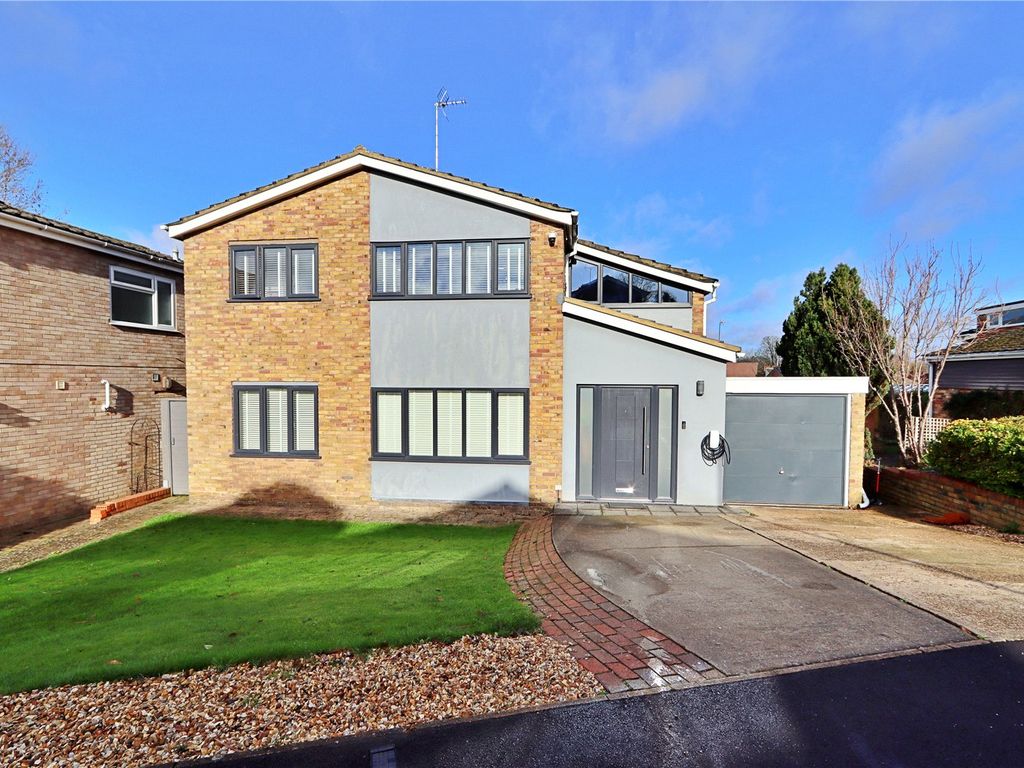 4 bed detached house for sale in Vicarage Street, Woburn Sands, Milton