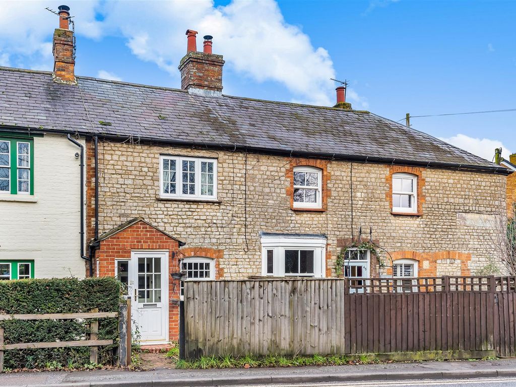 2 bed property to rent in North Street, Thame OX9, £1,100 pcm Zoopla