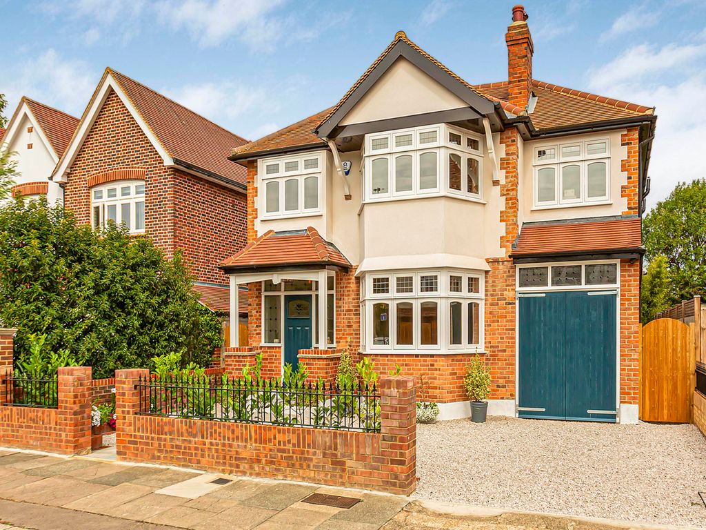 4 bed detached house for sale in Carlisle Road, Hampton TW12, £