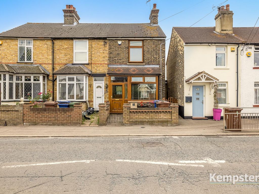 2 bed end terrace house for sale in South Road, South Ockendon RM15