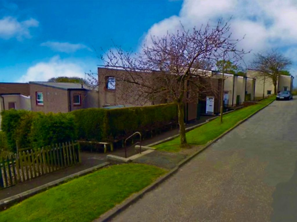 3 bed terraced house to rent in Limefield Place, Bathgate EH48, £995