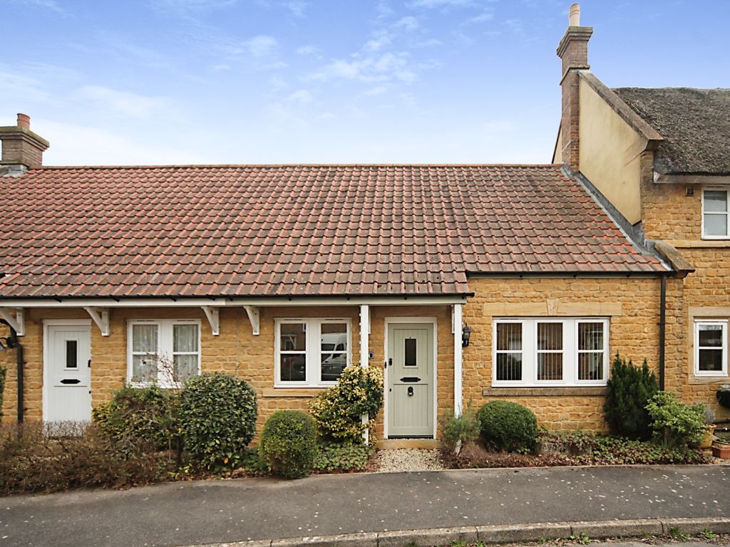 2 bed bungalow for sale in Tiptoft, StokeSubHamdon, Somerset TA14
