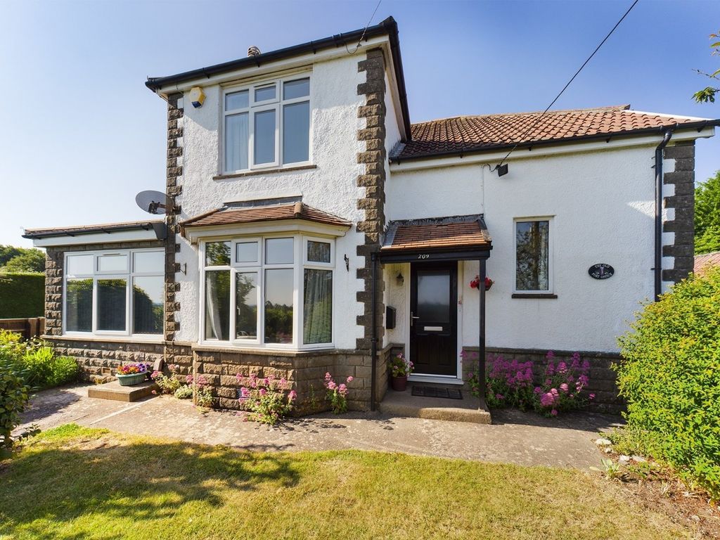 4 bed detached house for sale in Clevedon Road, Tickenham, North