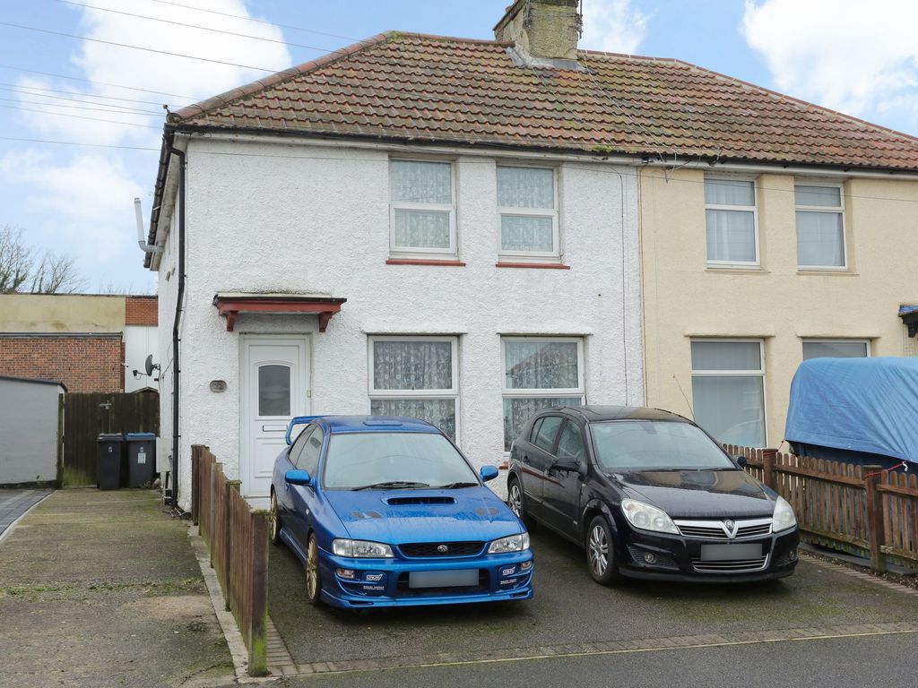 4 bed semidetached house for sale in Cowdray Square, Deal CT14, £