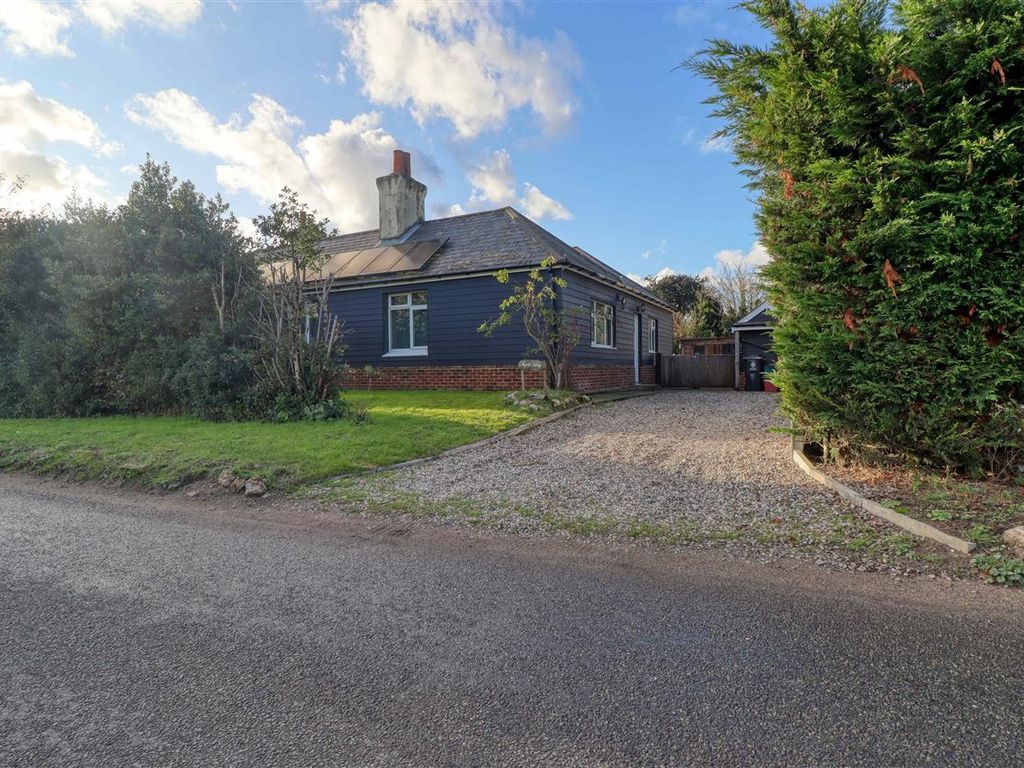 4 bed bungalow for sale in Slough Lane, Ardleigh, Colchester CO7, £
