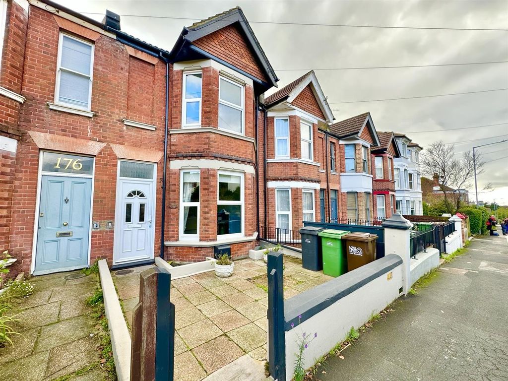 3 bed terraced house for sale in Harold Road, Hastings TN35, £375,000