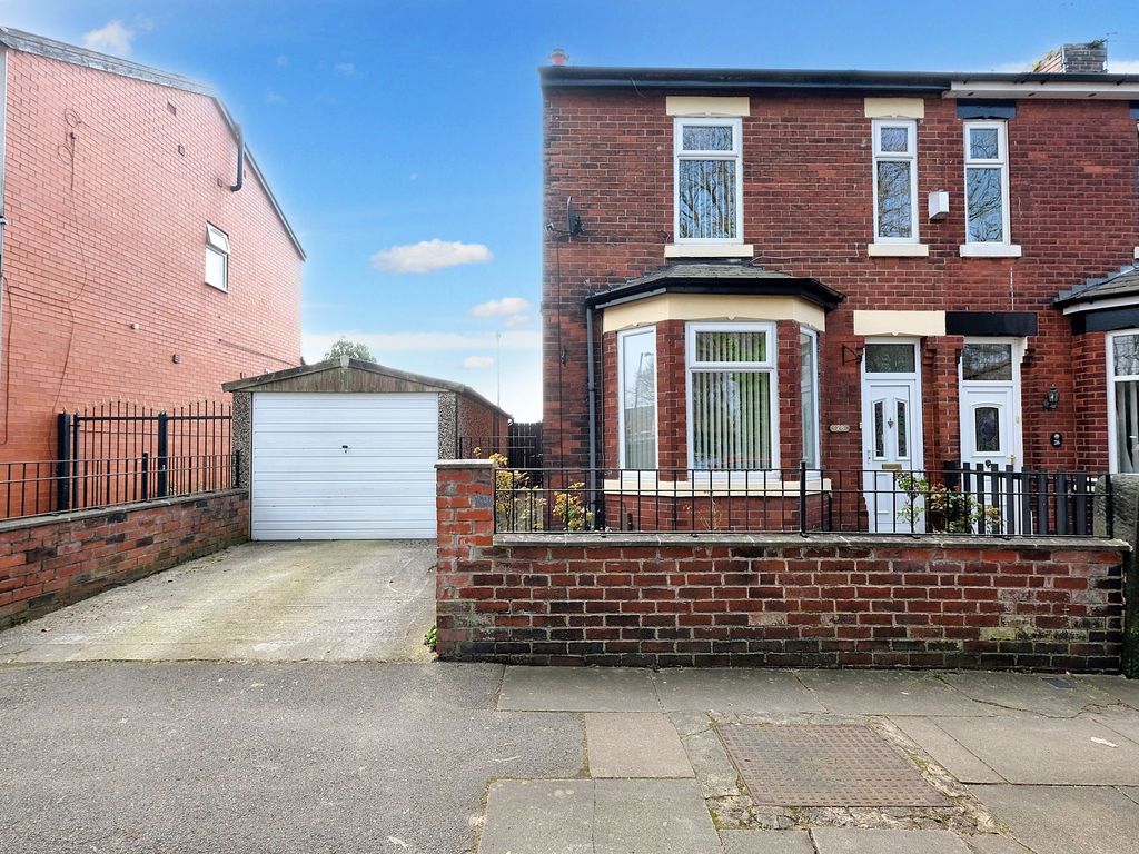4 bed end terrace house for sale in Pleasant Road, Eccles M30, £255,000