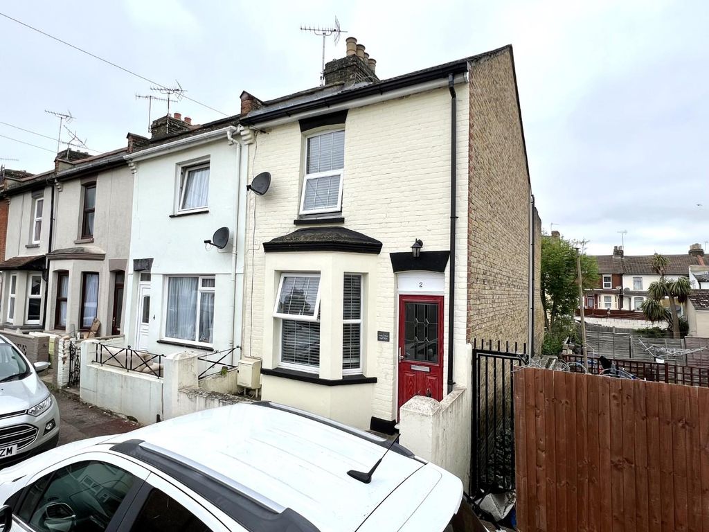 3 bed end terrace house for sale in Cobden Road, Chatham ME4 Zoopla