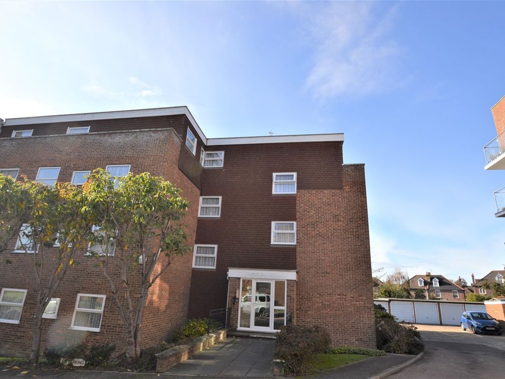 2 bed flat to rent in 1115 Buckhurst Road, BexhillOnSea TN40, £1,150