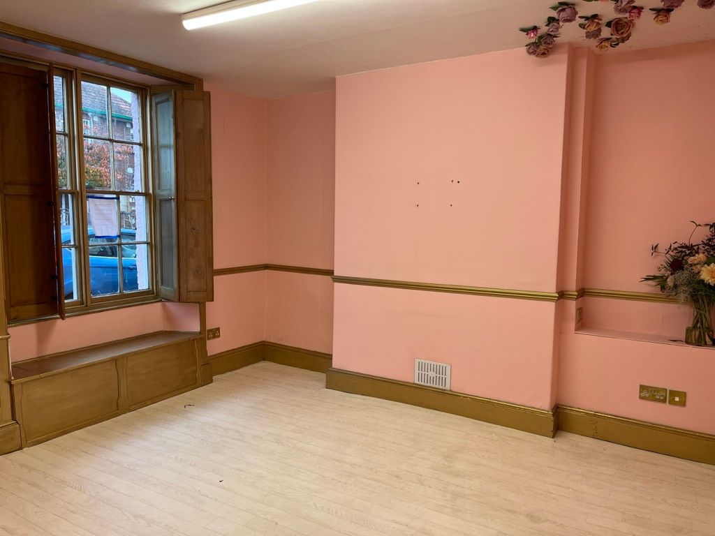 Retail premises to let in 90, Fore Street, Topsham, Exeter, Devon EX3