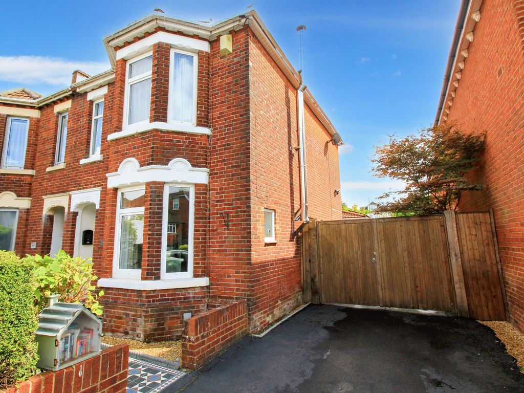 3 bed semidetached house for sale in Bullar Road, Bitterne Park SO18