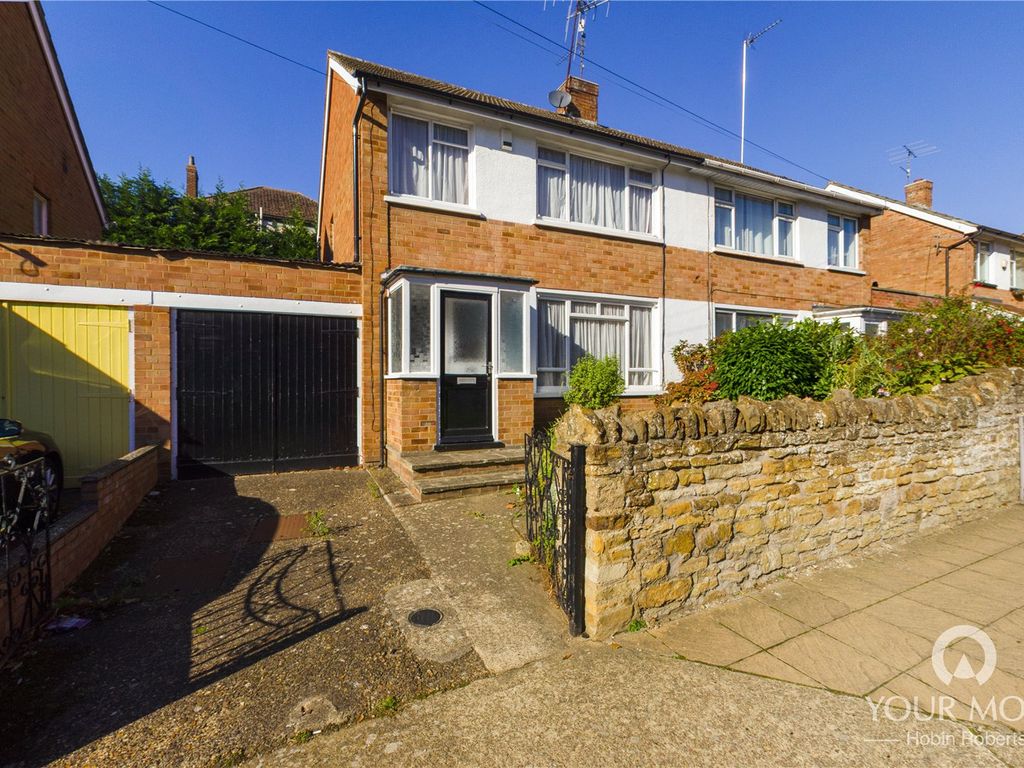 3 bed semidetached house for sale in High Street, Kingsthorpe