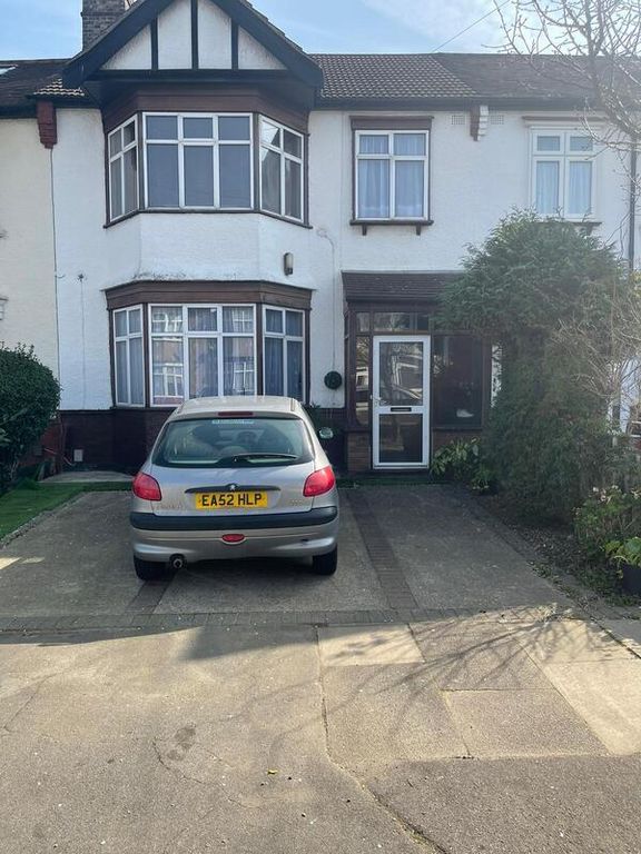 3 bed property to rent in St. Edmunds Road, Cranbrook, Ilford IG1 Zoopla