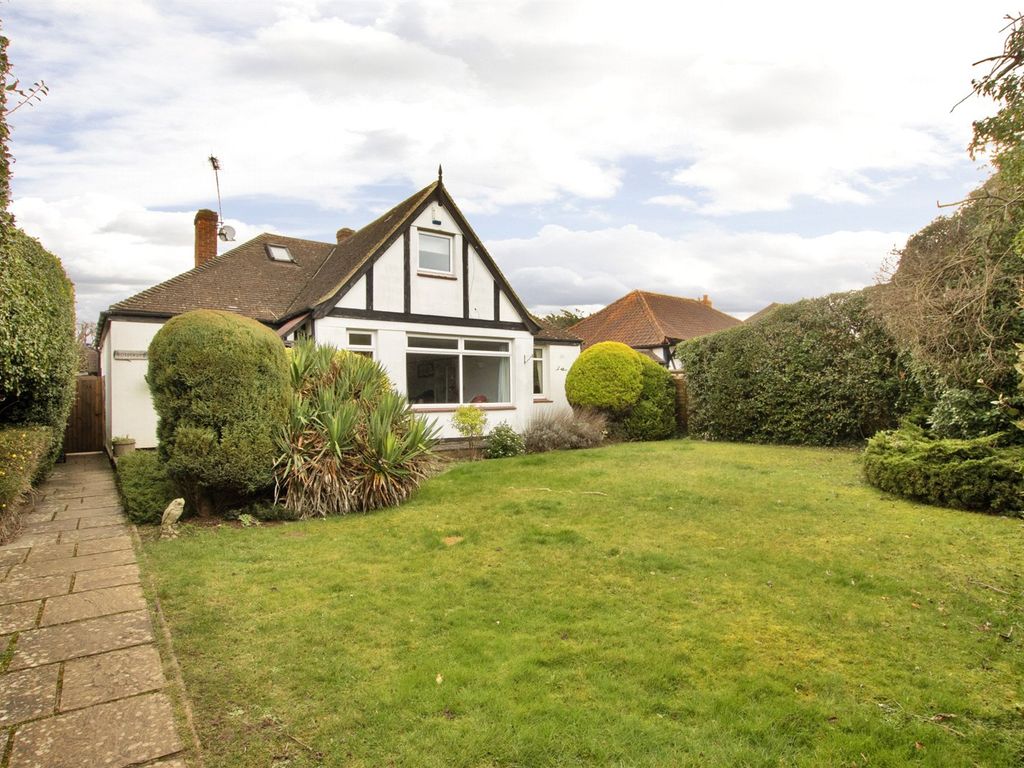 4 bed detached house for sale in Ash Road, Hartley, Longfield, Kent DA3