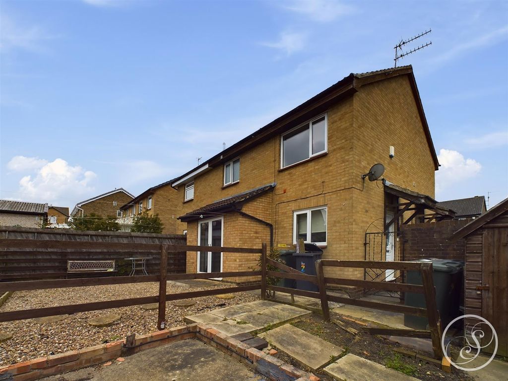 1 bed semidetached house to rent in Hazel Avenue, Leeds LS14 Zoopla
