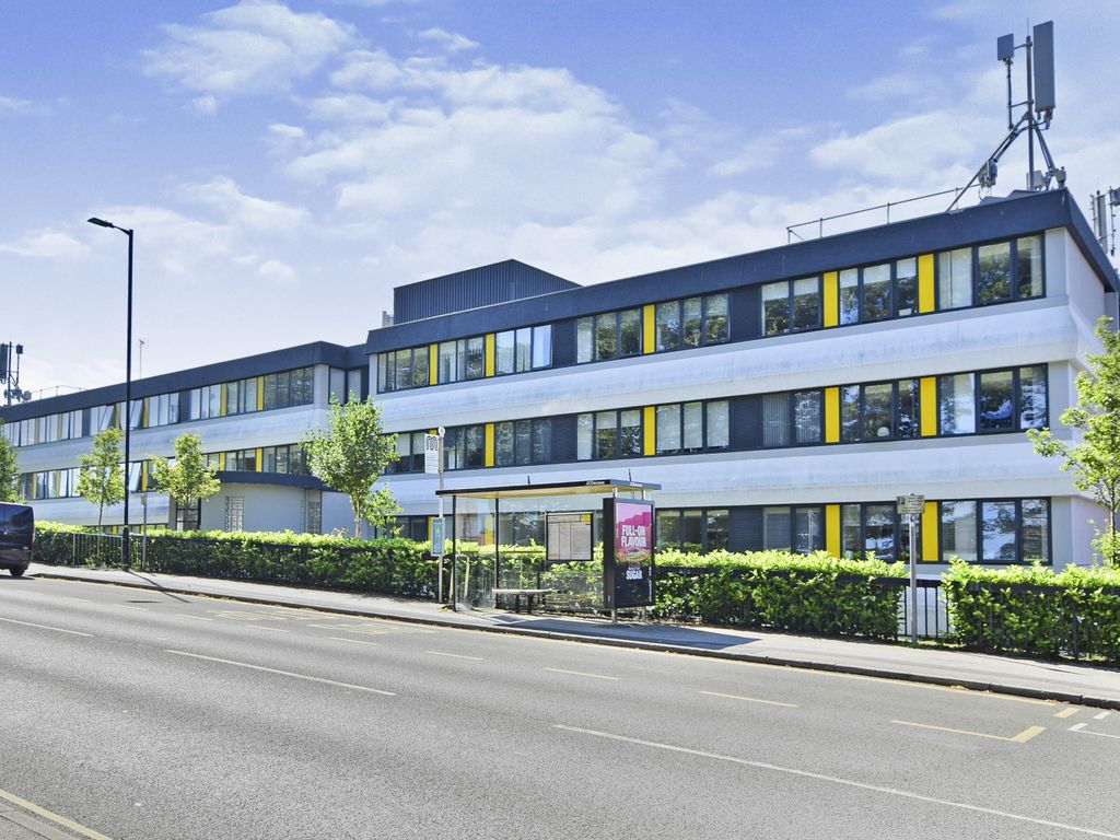 2 bed flat for sale in Park Road, Timperley, Altrincham WA14, £205,000