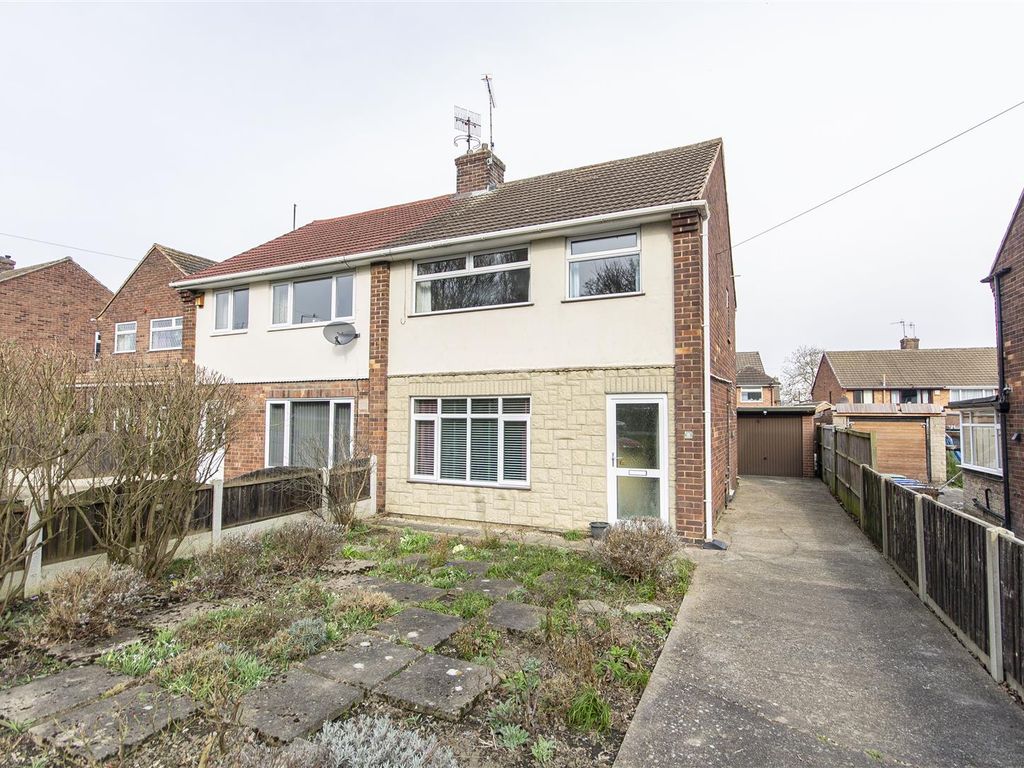 3 bed semidetached house for sale in Moor View Road, Staveley