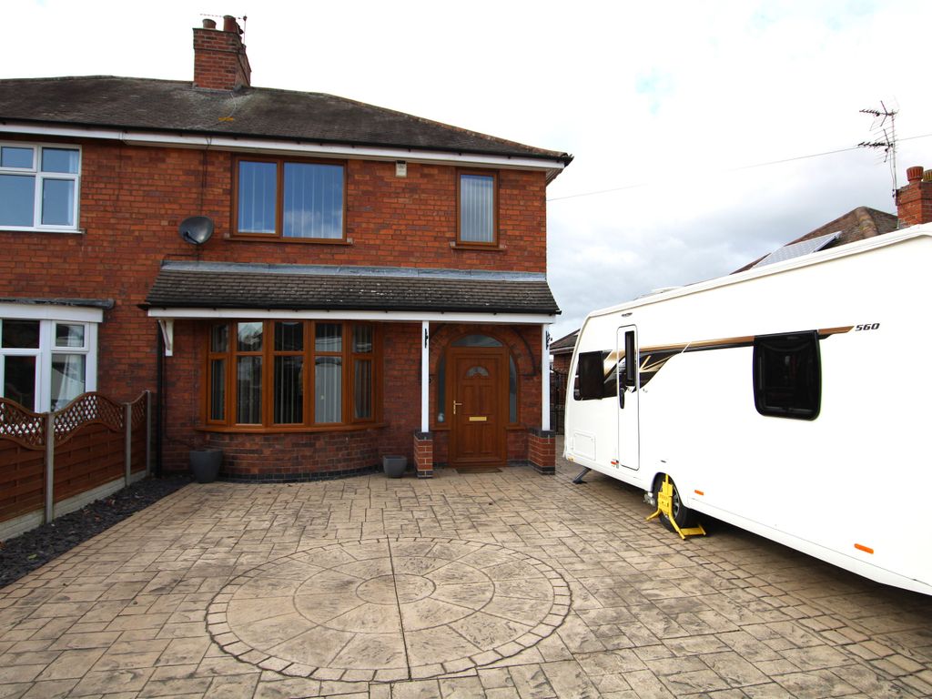 3 bed semidetached house for sale in Clays Lane, Branston, BurtonOn