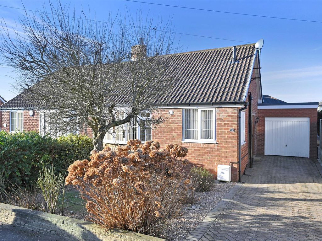 4 bed semidetached bungalow for sale in Church Crescent, Yeadon, Leeds LS19, £299,950 Zoopla