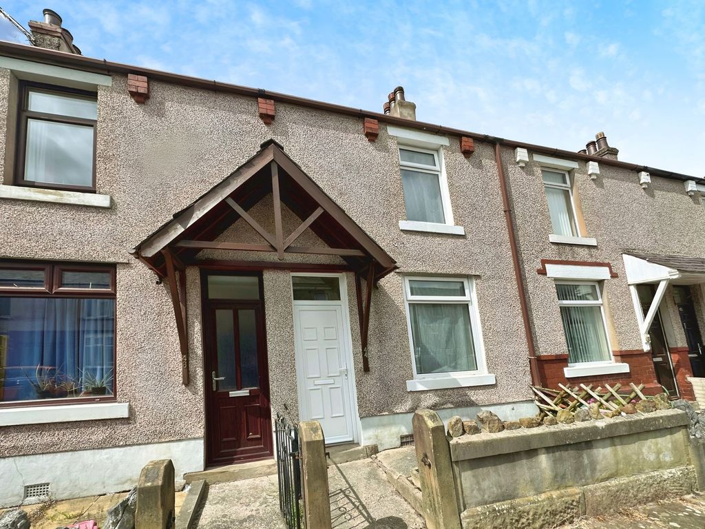 2 bed terraced house to rent in Avondale Road, Lancaster LA1, £800 pcm