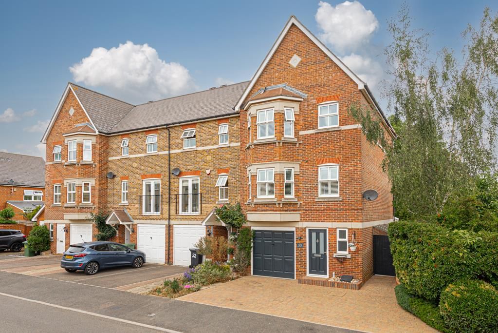 4 bed end terrace house for sale in Horton Crescent, Epsom KT19 Zoopla