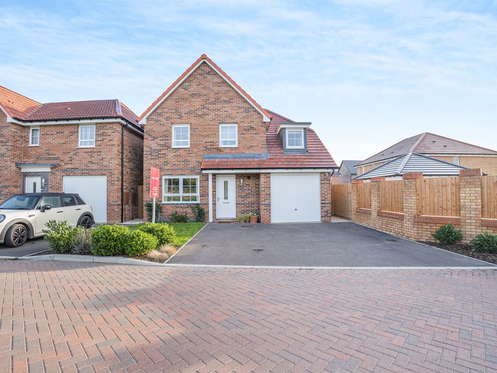 5 bed detached house for sale in Butterfield Gardens, Bourne PE10, £