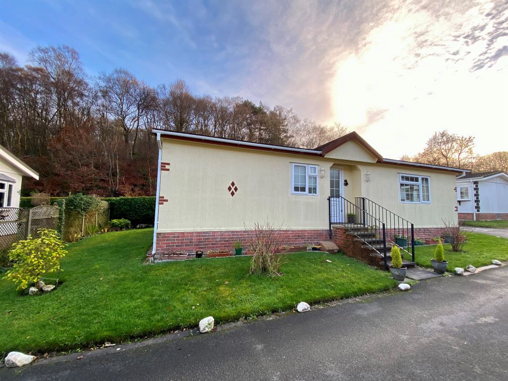 2 bed mobile/park home for sale in Goit Stock Lane, Harden, Bingley
