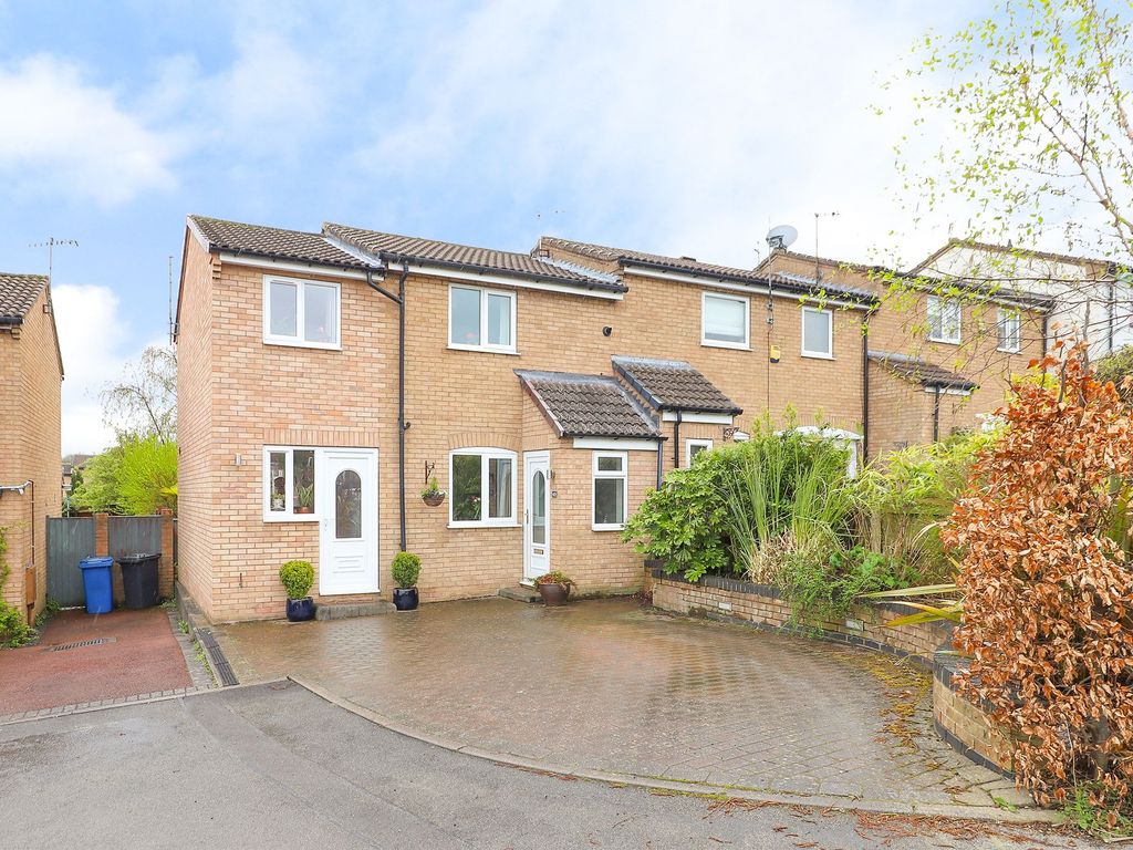 3 bed semidetached house for sale in Firvale Road, Walton S42, £