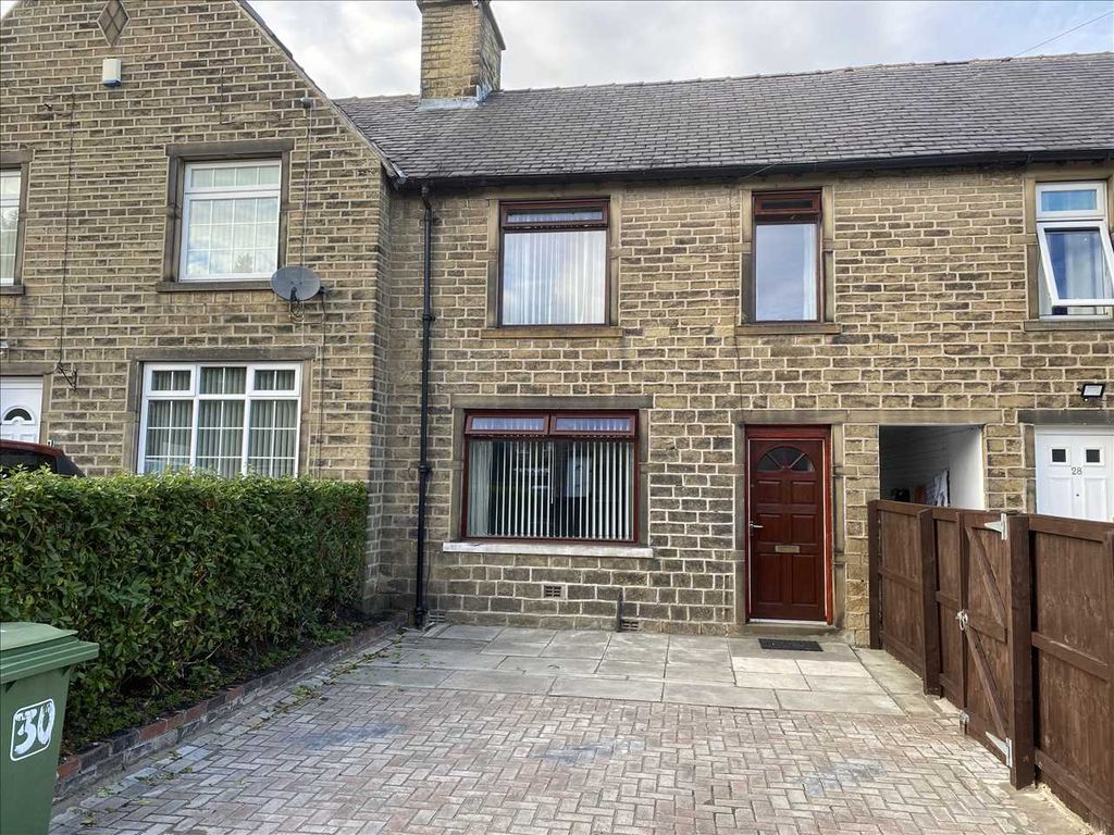 4 bed terraced house to rent in Moorside Avenue, Crosland Moor
