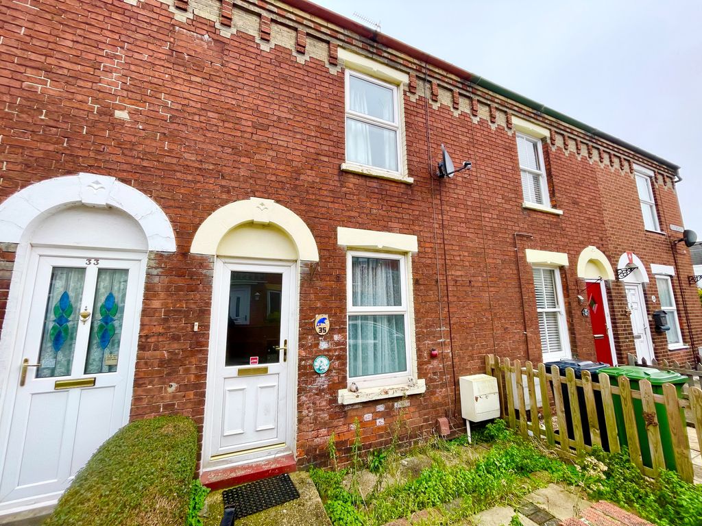 3 bed terraced house for sale in South Road, Gorleston, Great Yarmouth