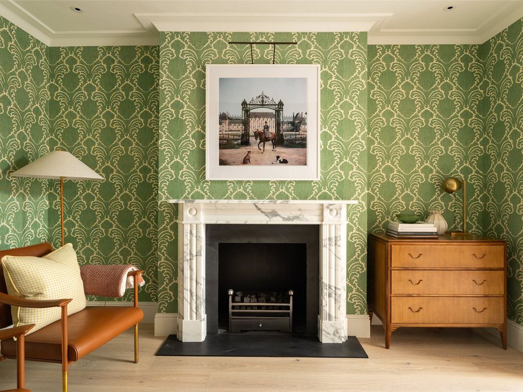 2 bed end terrace house for sale in Elm Place, South Kensington SW7, £