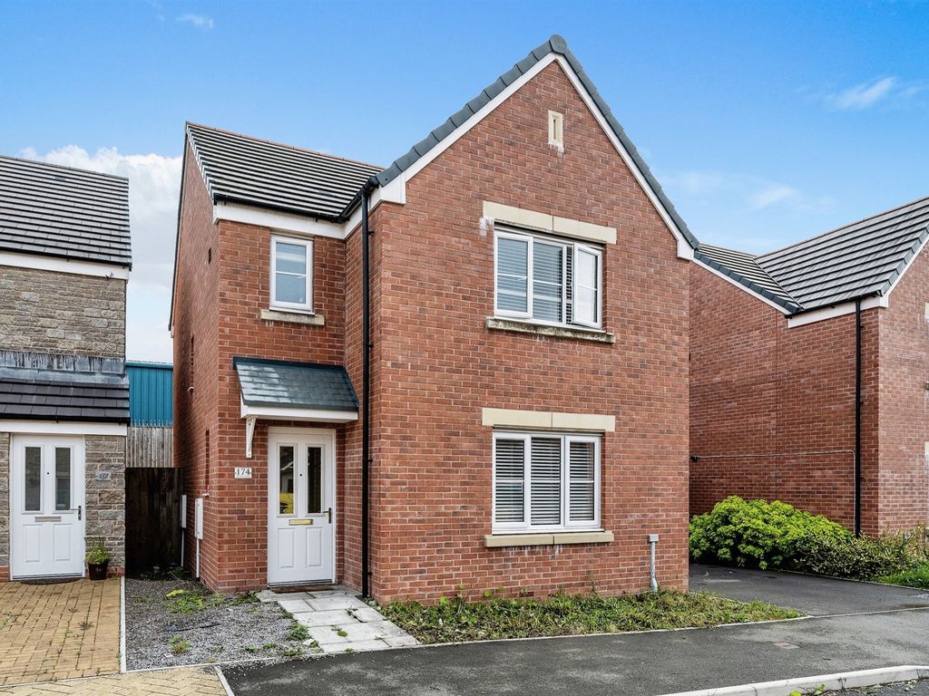 3 bed detached house for sale in Ffordd Cadfan, Bridgend CF31, £279,000