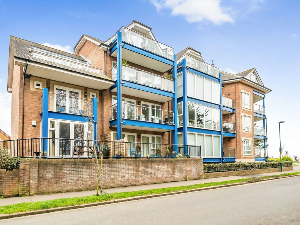 3 bed town house for sale in Kings Parade, Bognor Regis PO21, £500,000