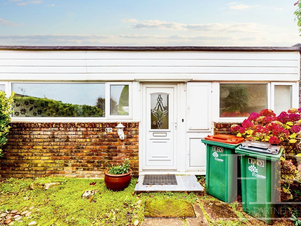 3 bed bungalow for sale in Forestfield, Crawley RH10, £325,000 Zoopla