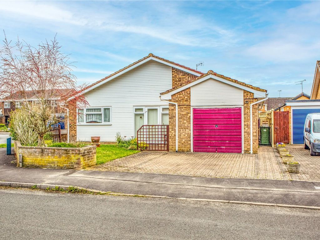 4 bed bungalow for sale in Windermere, Liden, Swindon, Wiltshire SN3, £450,000 Zoopla