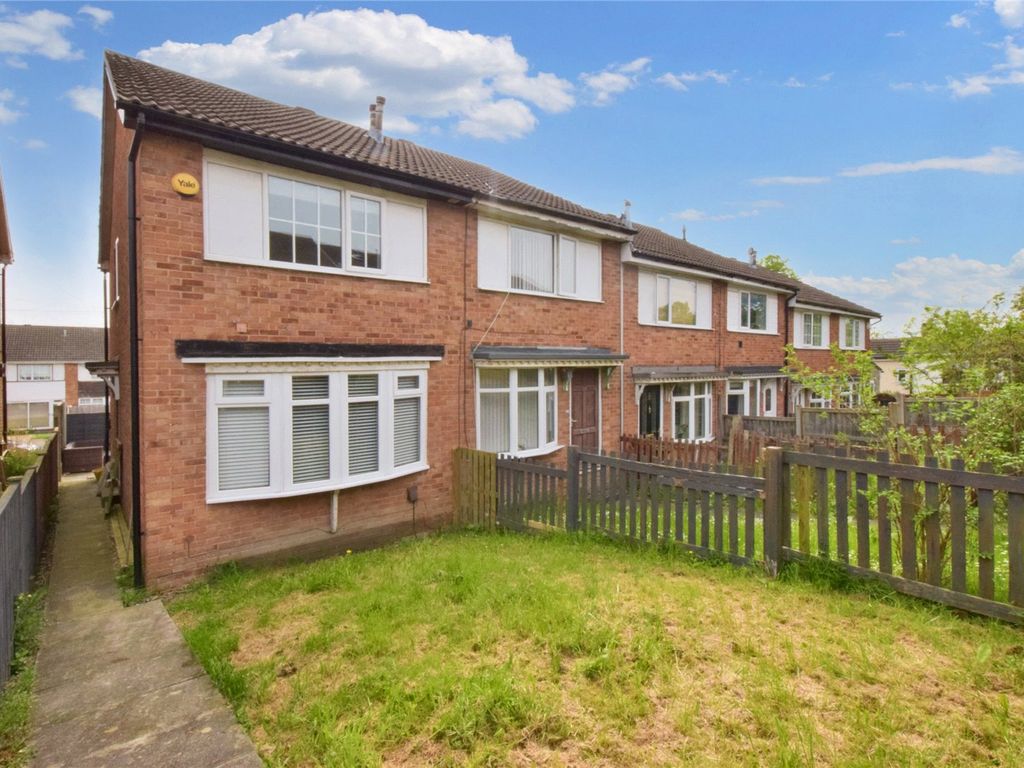2 bed terraced house for sale in Lawns Mount, Leeds, West Yorkshire