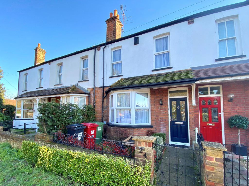 2 bed property to rent in Middlegreen Road, Langley, Slough SL3, £1,600