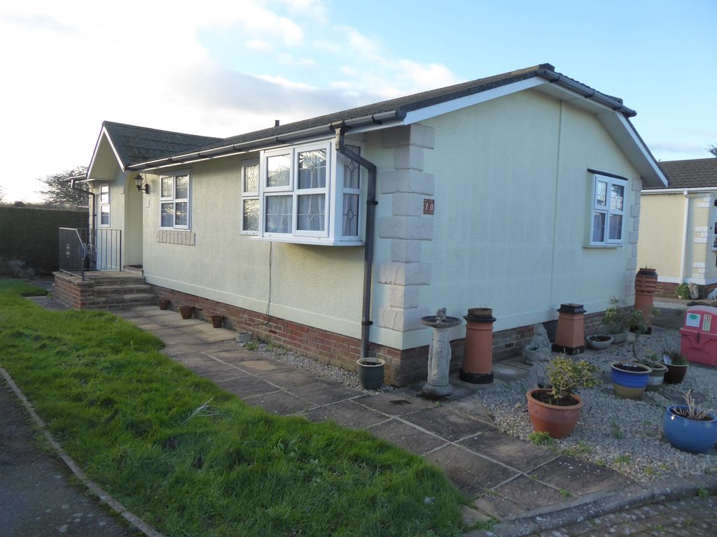 2 bed mobile/park home for sale in Highview Park, New Dover Road, Capel