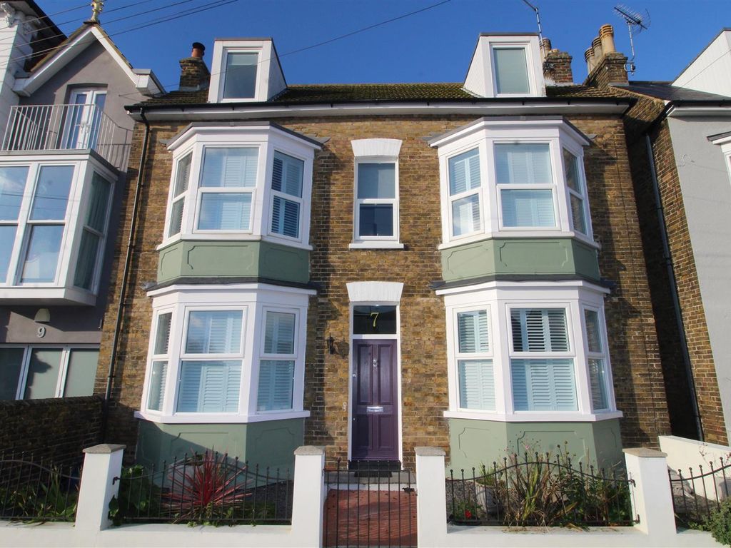 4 bed end terrace house for sale in South Eastern Road, Ramsgate CT11