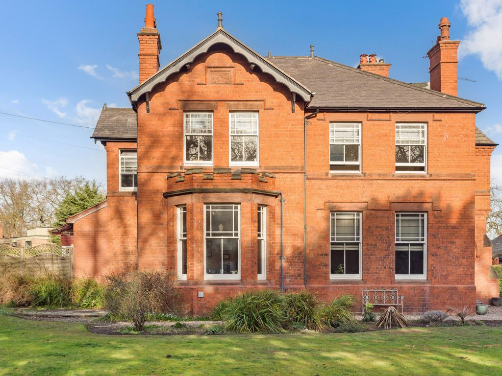 4 bed semidetached house for sale in Curzon Park South, Chester