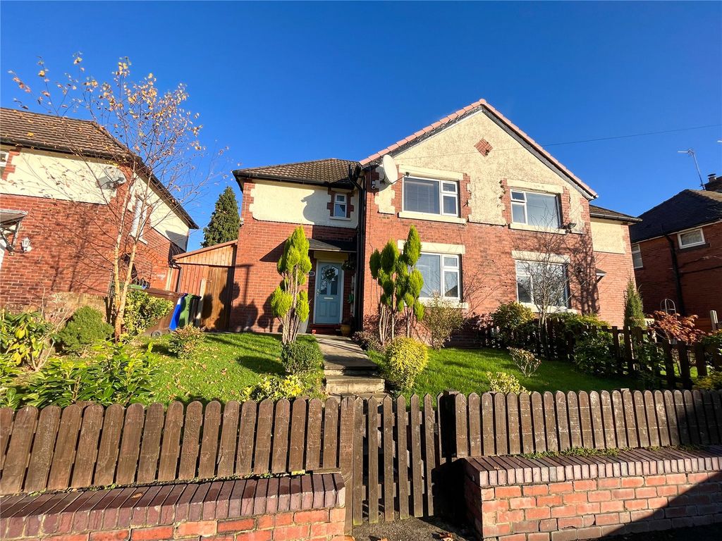 3 bed semidetached house for sale in Leech Avenue, AshtonUnderLyne