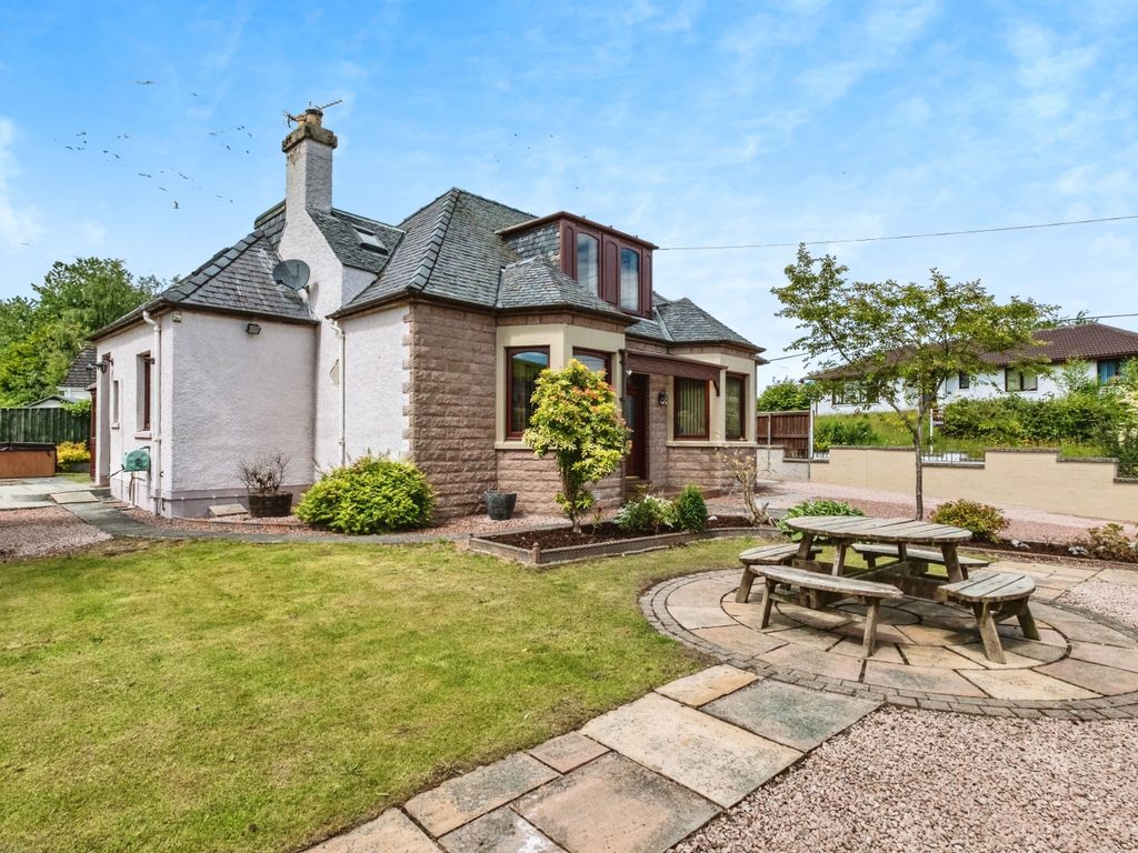 3 bed detached house for sale in Blackwells Street, Dingwall IV15, £