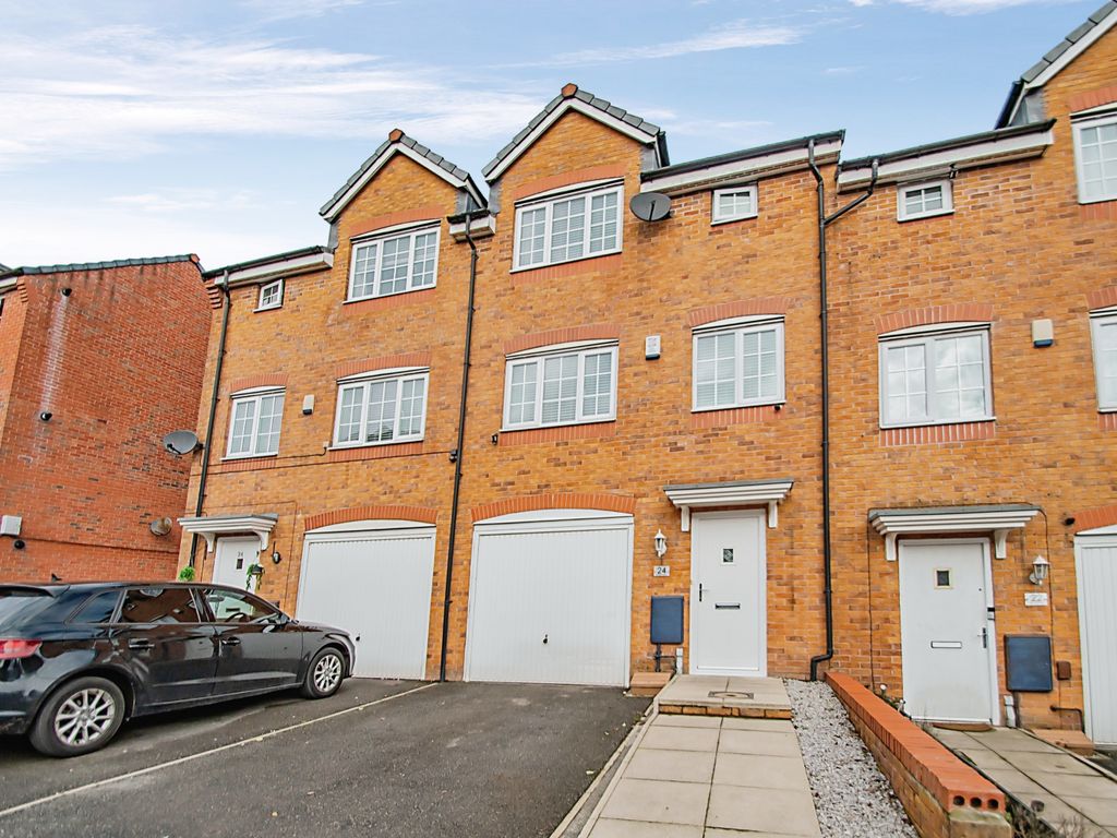 4 bed town house for sale in Reed Close, Farnworth, Bolton, Greater