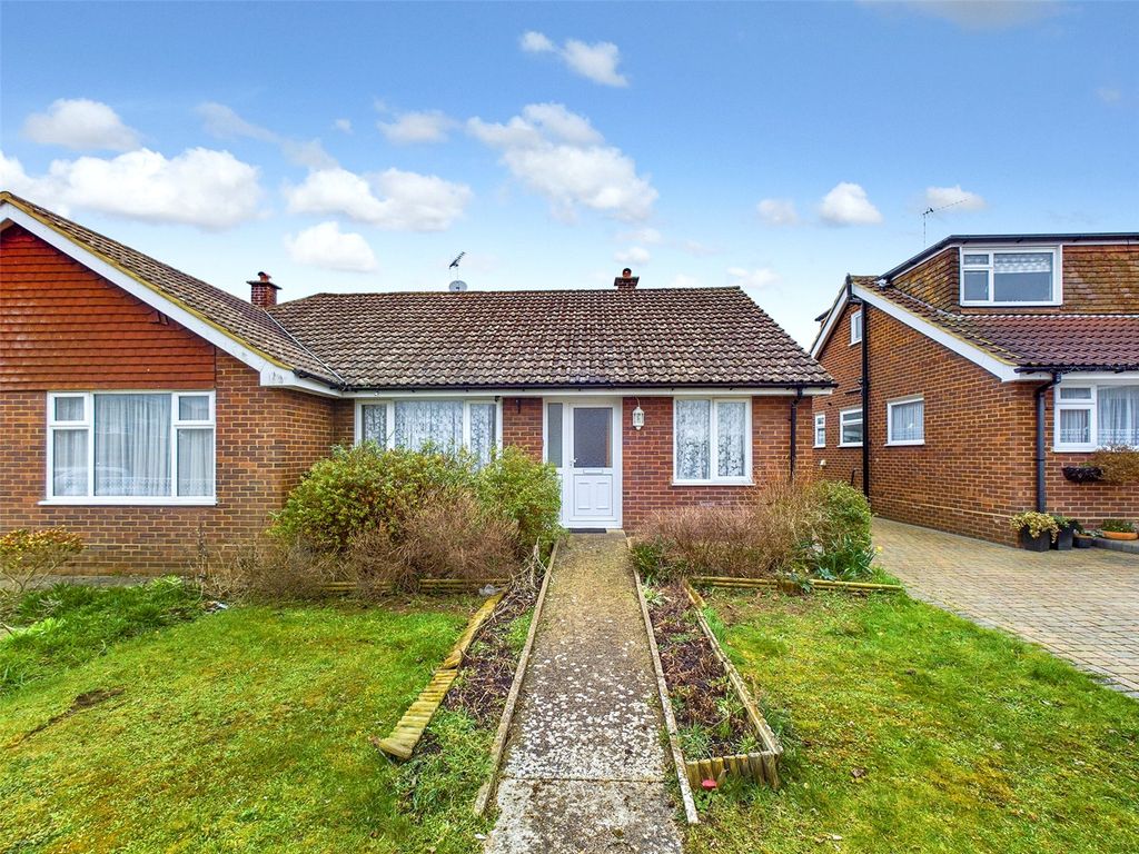 2 bed bungalow for sale in Malyns Close, Chinnor, Oxfordshire OX39 Zoopla