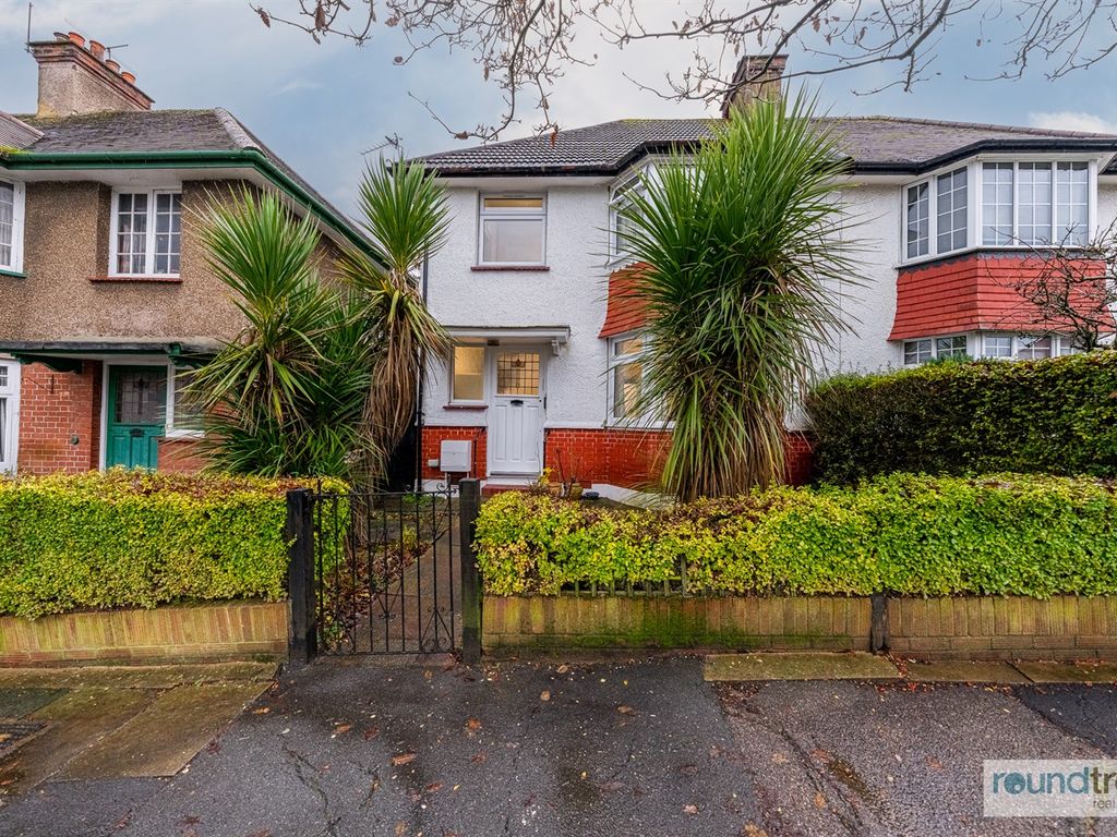 4 bed semidetached house for sale in Elms Avenue, London NW4, £995,000