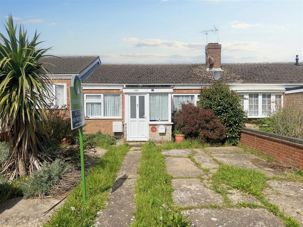 2 bed semidetached bungalow for sale in Lloyds Avenue, Kessingland
