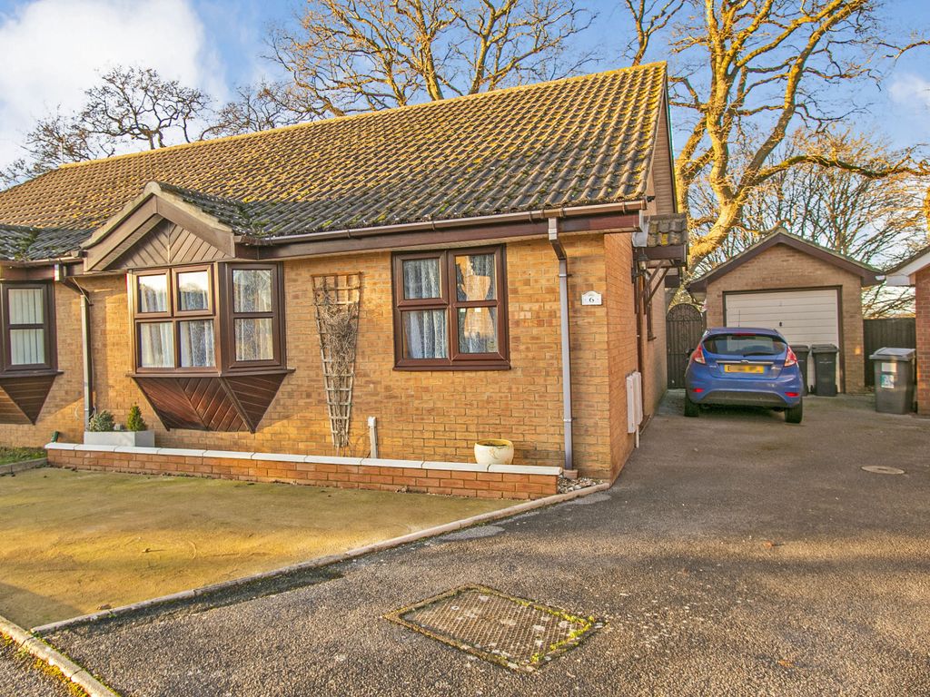 High Oaks Gardens, Bearwood, Bournemouth, Dorset BH11