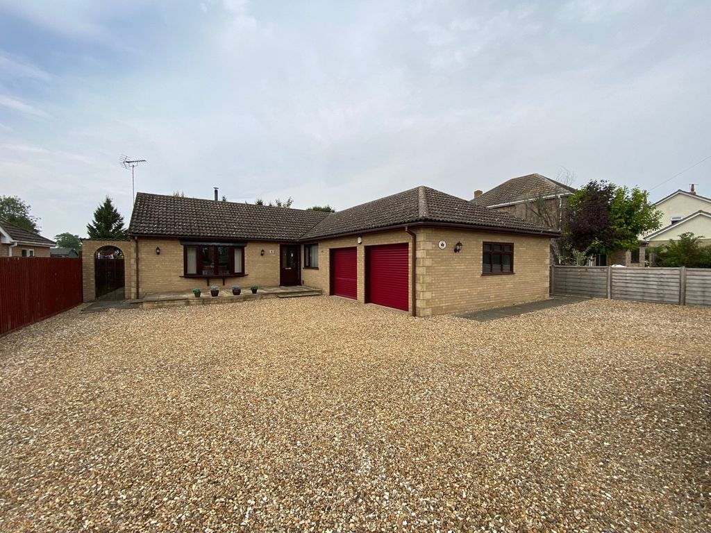 3 bed detached bungalow for sale in Doctors Lane, Rippingale, Bourne