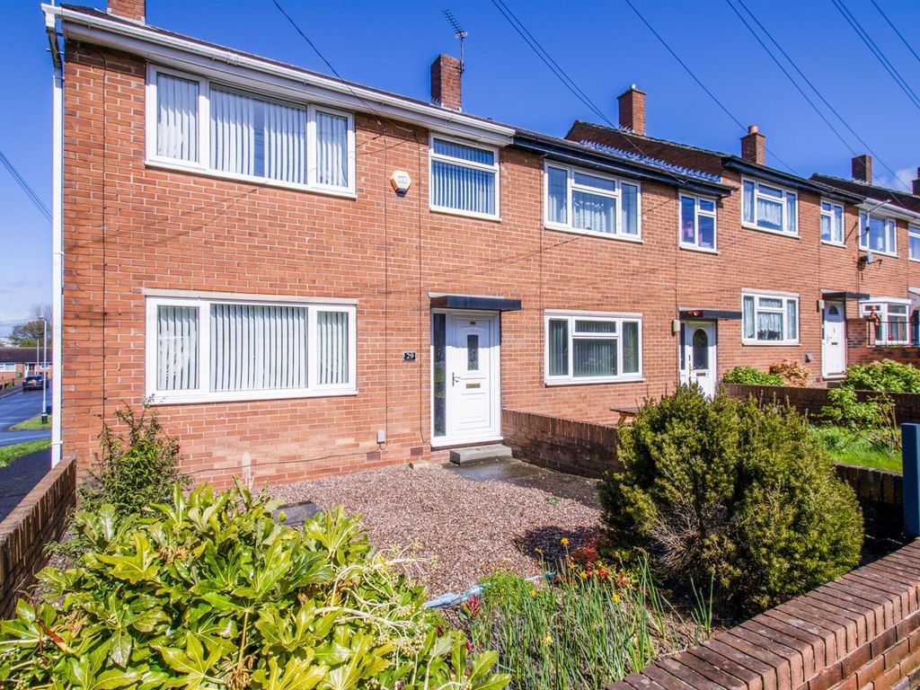 3 bed town house for sale in Pickering Drive, Ossett WF5, £175,000 Zoopla